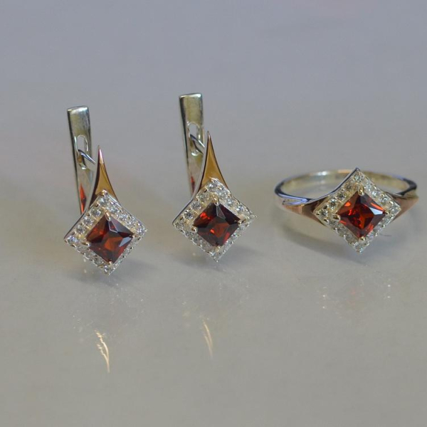 Срібний комплект з золотими вставками