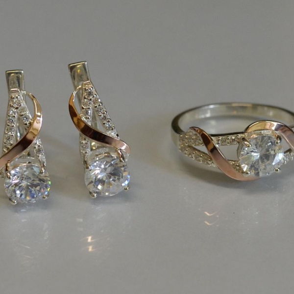 Срібний комплект прикрас з золотими вставкми