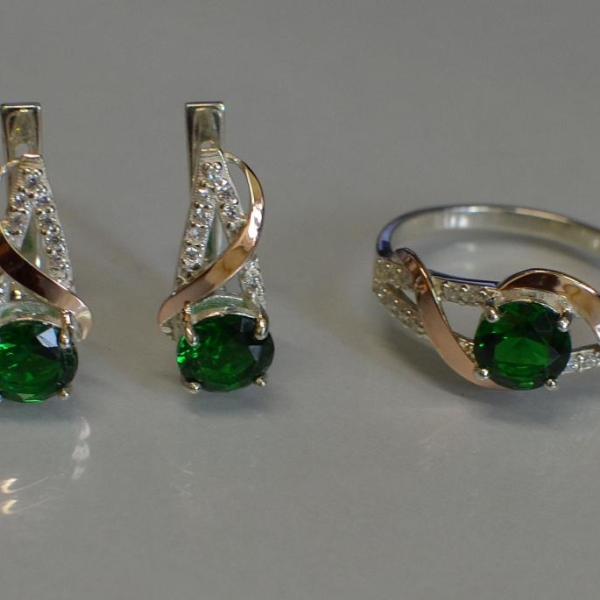 Срібний комплект прикрас з золотими вставкми