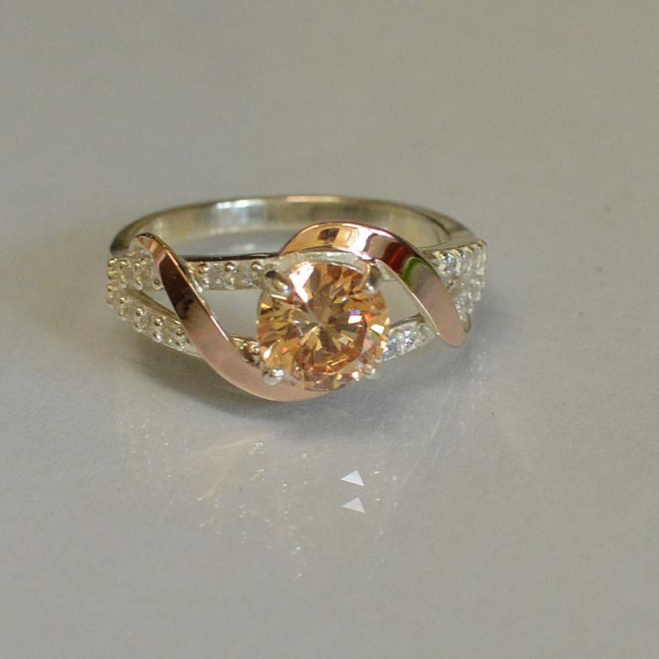 Каблучка срібна з золотими наклакдами та кубічним цирконієм