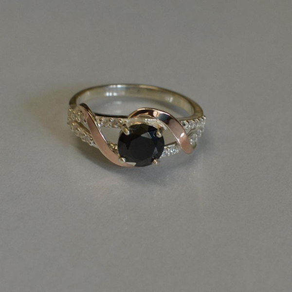 Каблучка срібна з золотими наклакдами та кубічним цирконієм