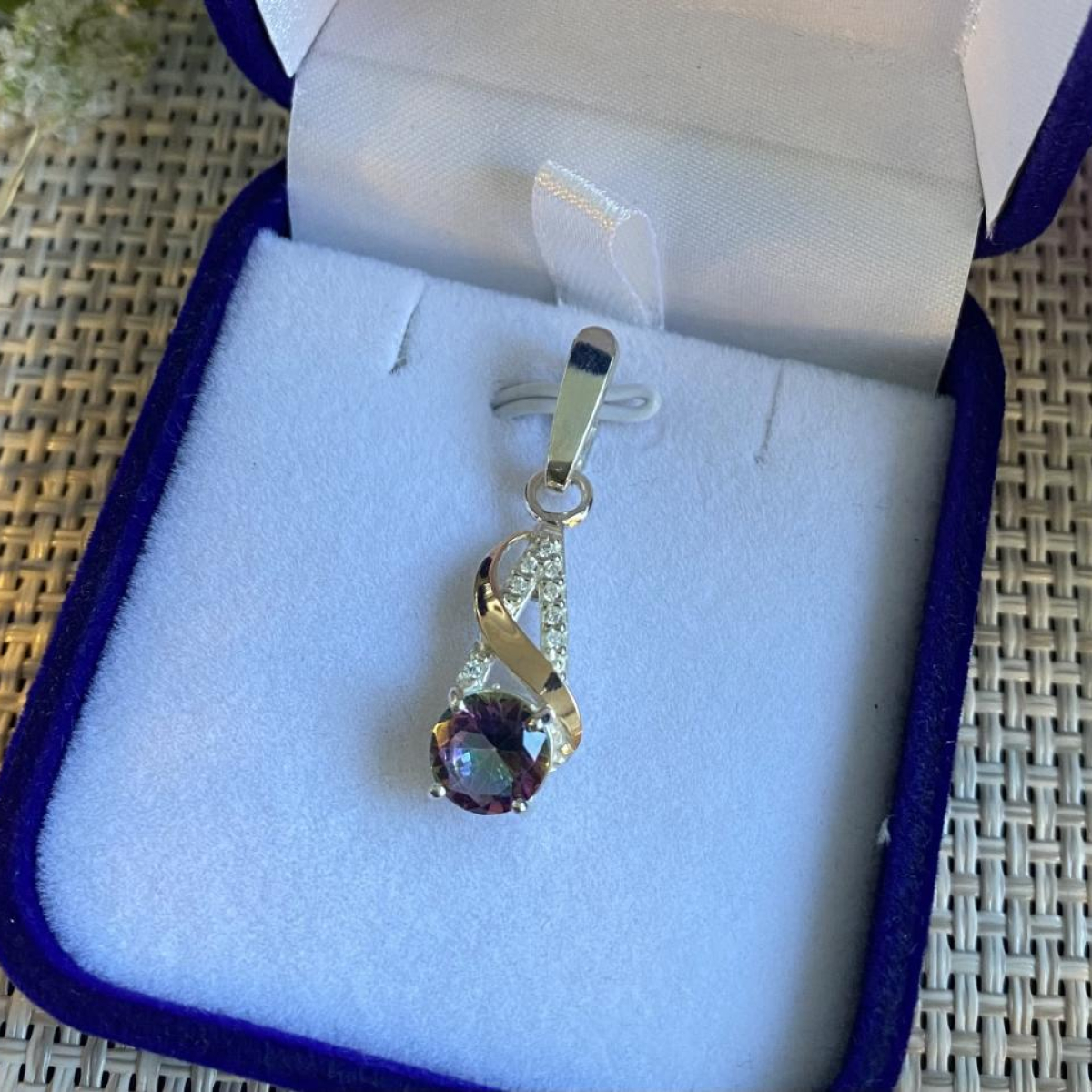 Серебряная подвеска с золотими вставками