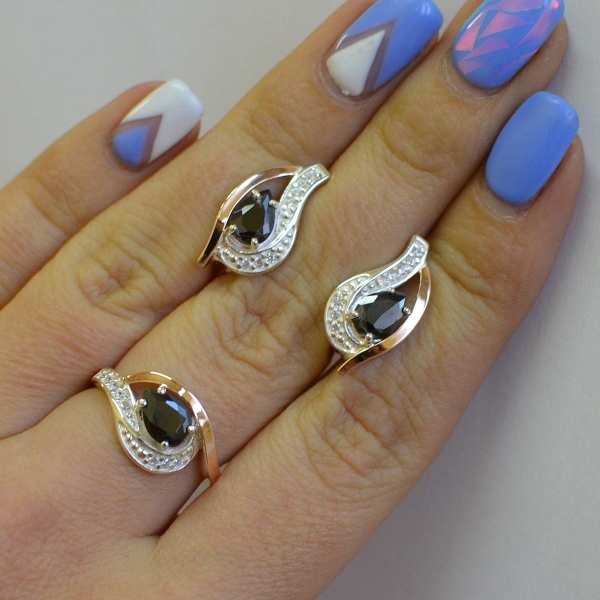 Гарнітур із срібла