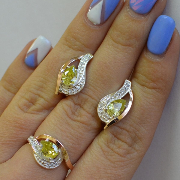 Гарнітур із срібла