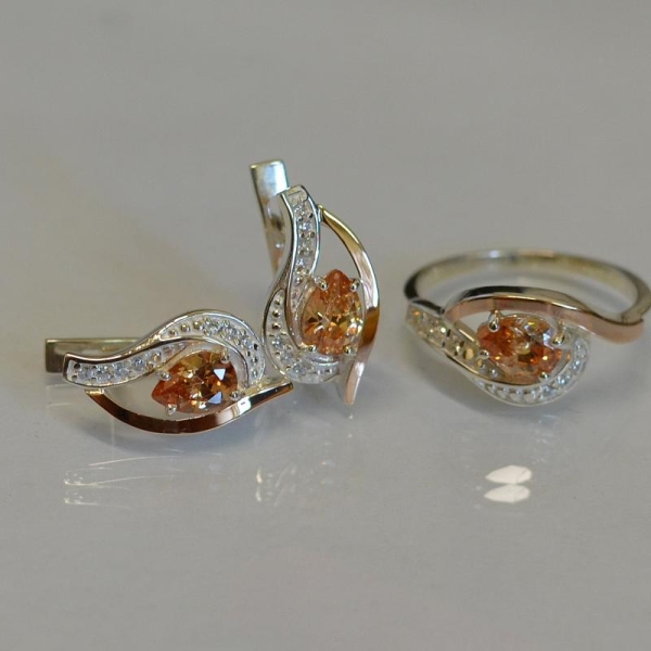 Гарнітур із срібла