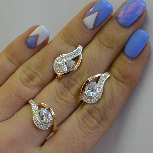 Гарнітур із срібла