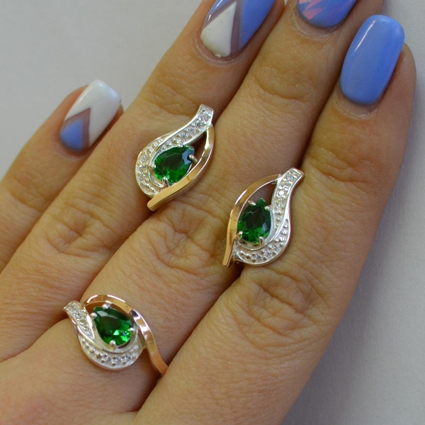 Гарнітур із срібла