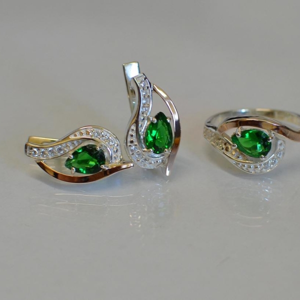 Гарнітур із срібла