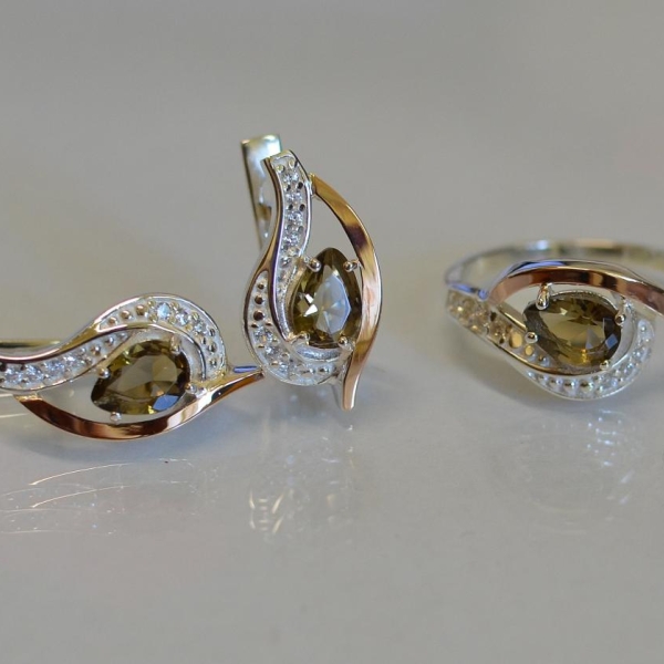 Гарнітур із срібла