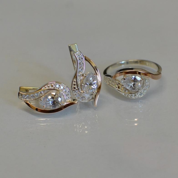 Гарнітур із срібла