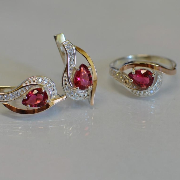 Гарнітур із срібла