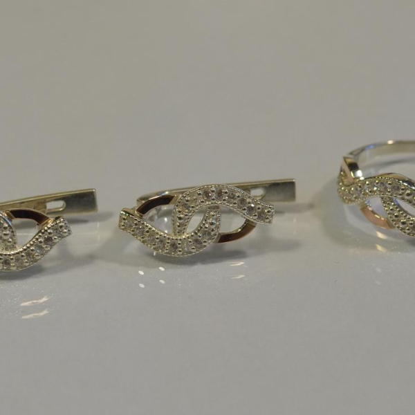 Срібний комплект з золотими напайками і фіанітами