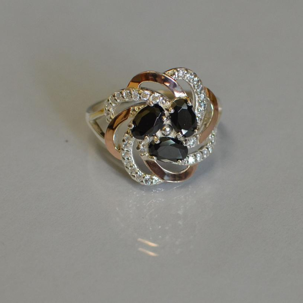 Каблучка із срібла з золотими напайками (пластинами)