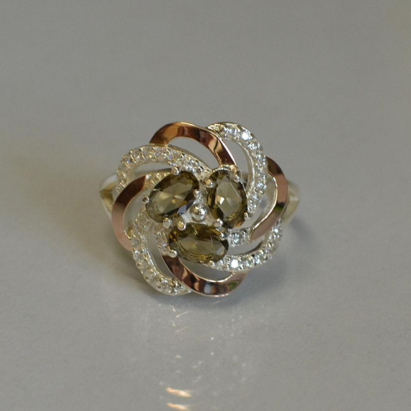 Каблучка із срібла з золотими напайками (пластинами)