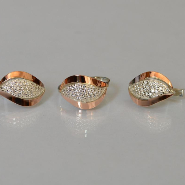 Серебряный комплект с золотыми вставками