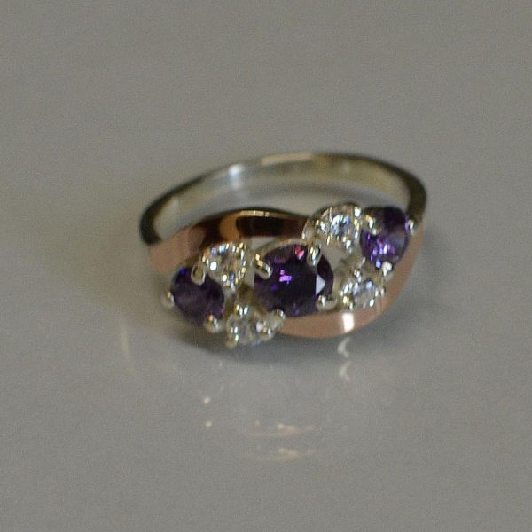 Каблучка срібна з золотими вставками (пластинами)