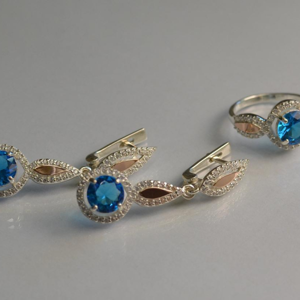 Серебряный комплект с золотыми пластинками