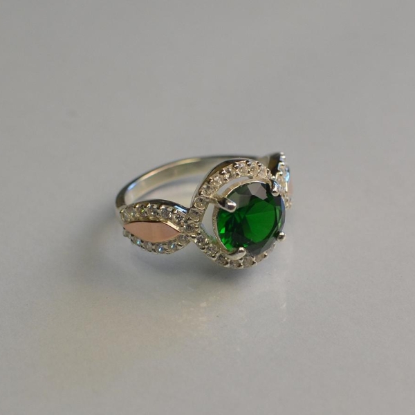 Серебряное кольцо с золотыми пластинками