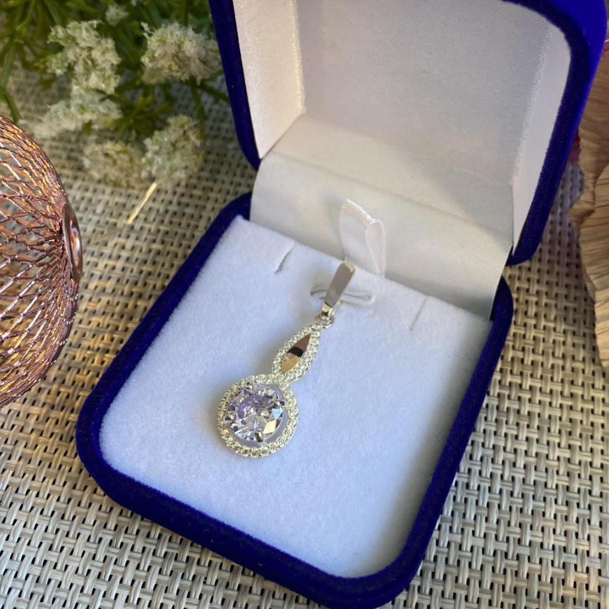 Срібна підвіска з пластинами золота