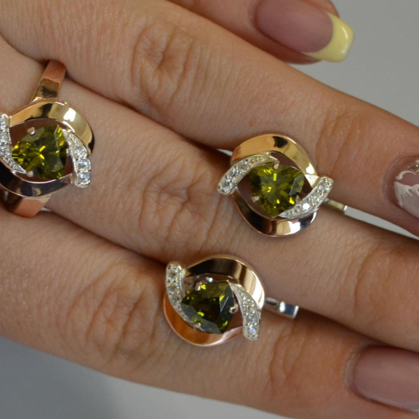 Серебряный набор кольцо и серьги