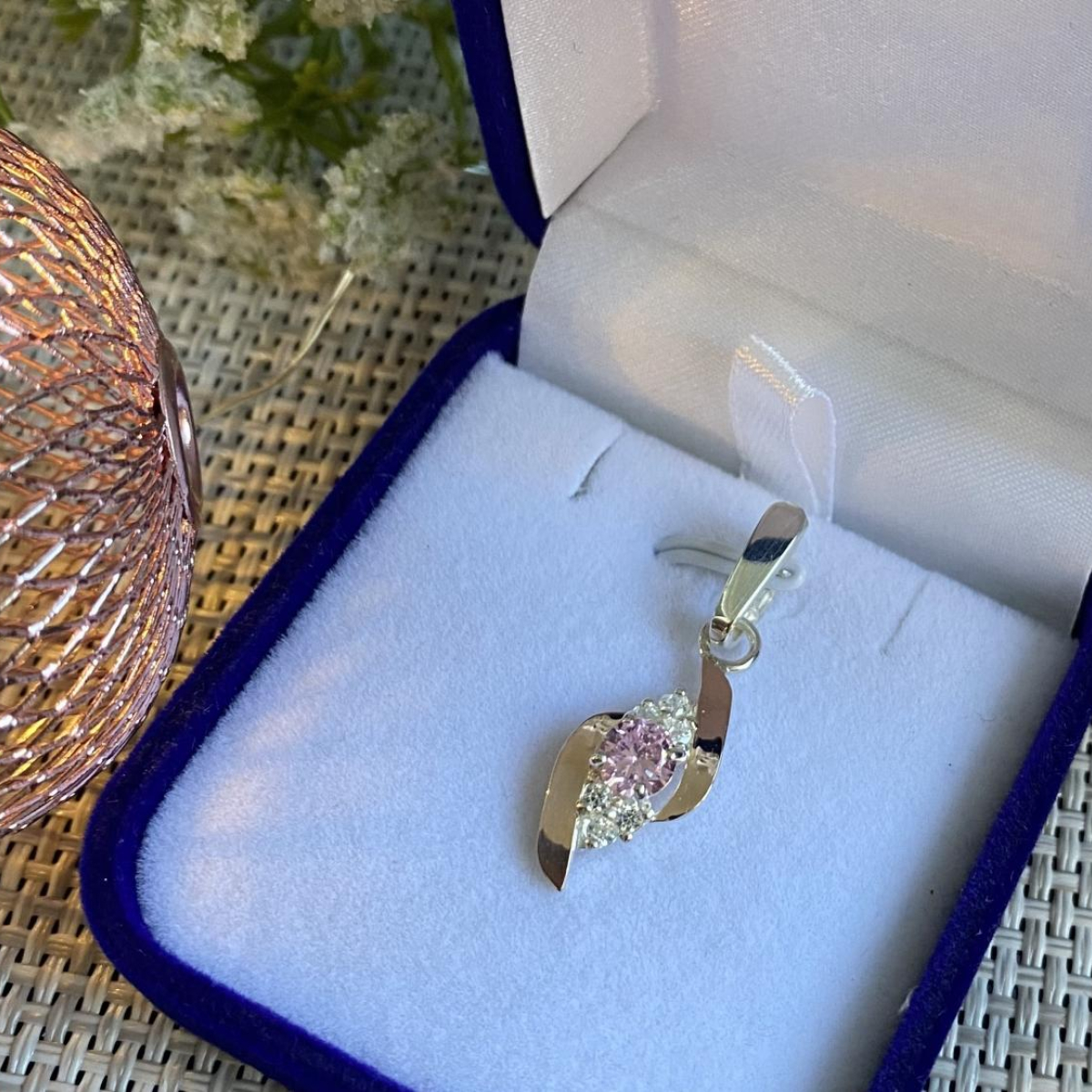 Срібна підвіска з пластинами золота