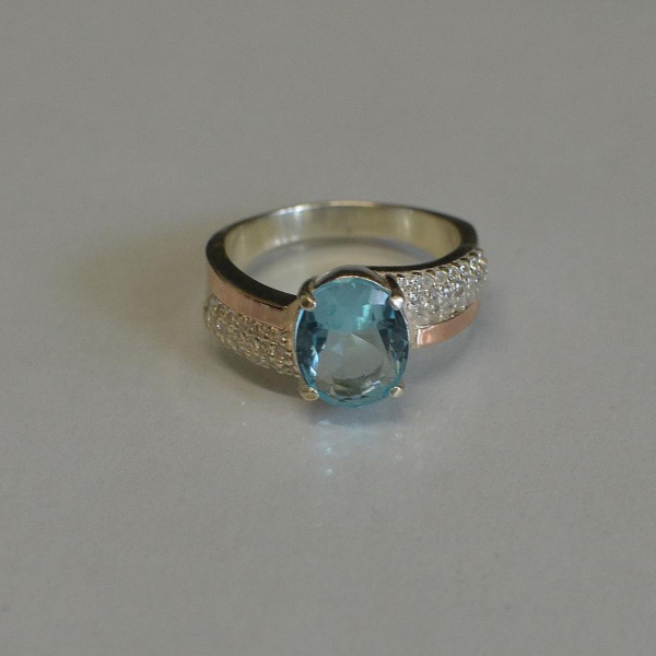 Каблучка срібна з золотими пластинами і фіанітами