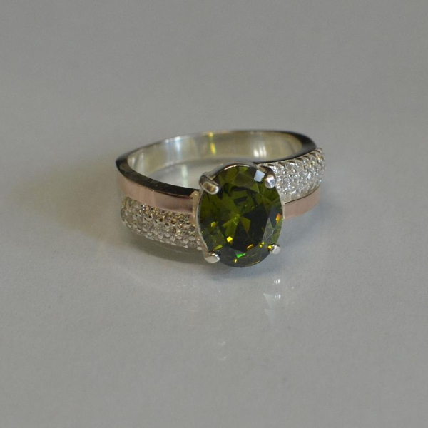 Каблучка срібна з золотими пластинами і фіанітами