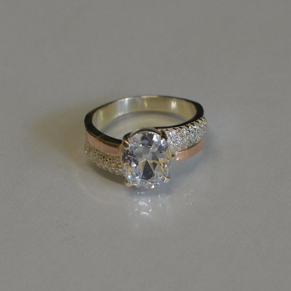 Каблучка срібна з золотими пластинами і фіанітами