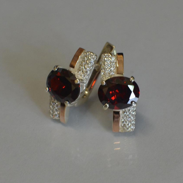 Срібні сережки з золотими пластинами і фіанітами