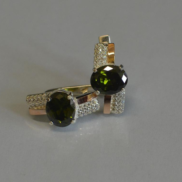 Срібні сережки з золотими пластинами і фіанітами