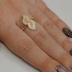 Срібна каблучка з золотими пластинками і фіанітами