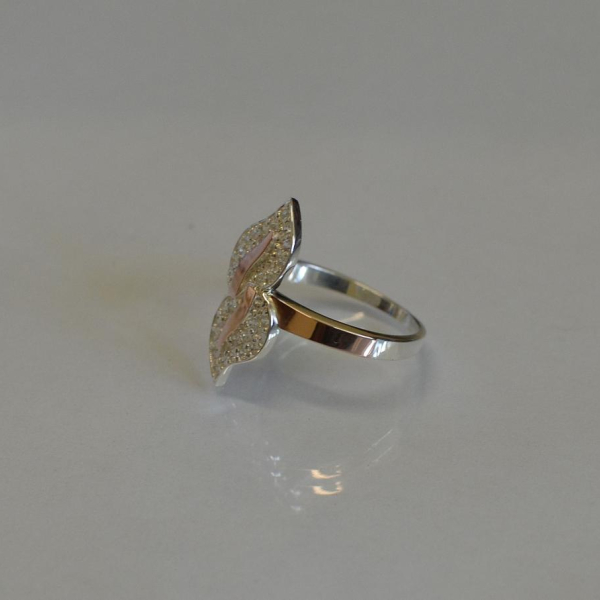 Срібна каблучка з золотими пластинками і фіанітами