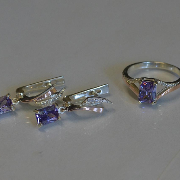 Серебряный комплект с золотыми пластинами и фианитами