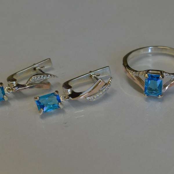 Серебряный комплект с золотыми пластинами и фианитами