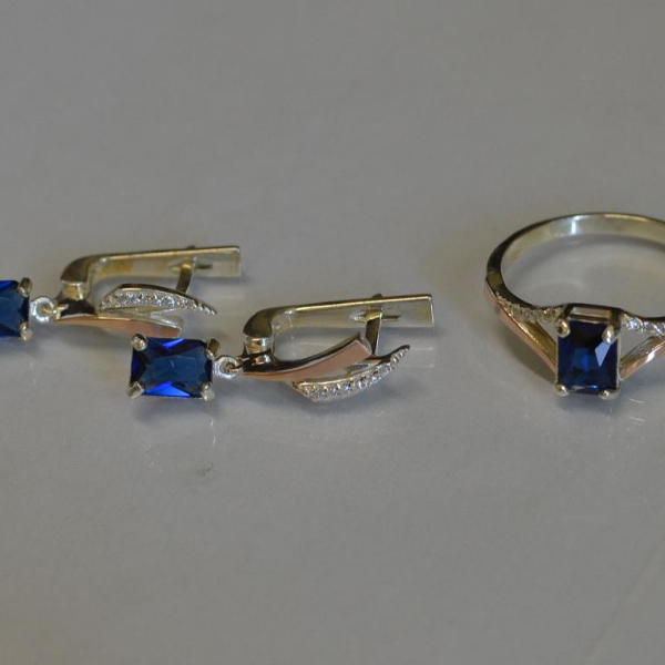 Серебряный комплект с золотыми пластинами и фианитами