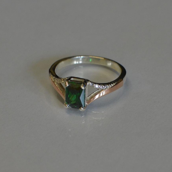 Срібна каблучка з золотими пластинами і фіанітами