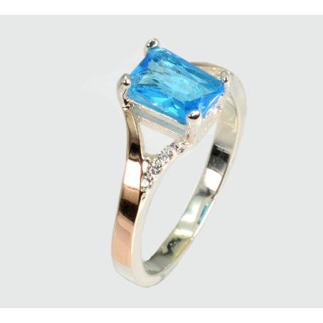 Серебряное кольцо с золотыми пластинами и фианитами