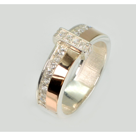 Кольцо серебряное с золотыми вставками и фианитами