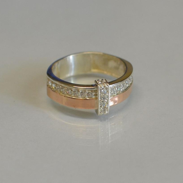 Каблучка срібна з золотими вставками і фіанітами