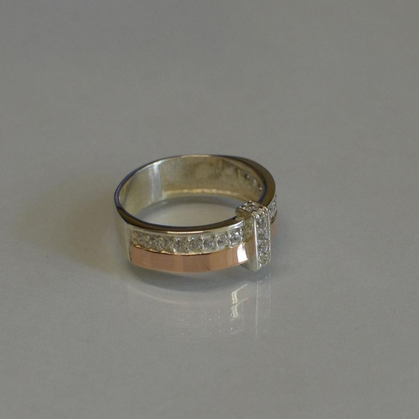 Каблучка срібна з золотими вставками і фіанітами