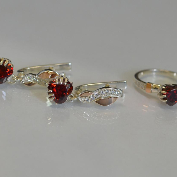 Набір срібний серце в руках