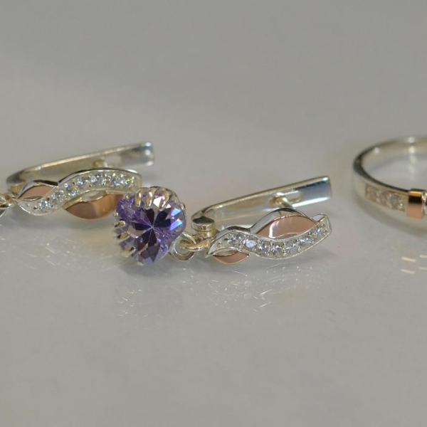 Набір срібний серце в руках