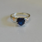 Каблучка Серце в руках