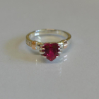 Каблучка Серце в руках