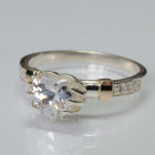 Каблучка Серце в руках