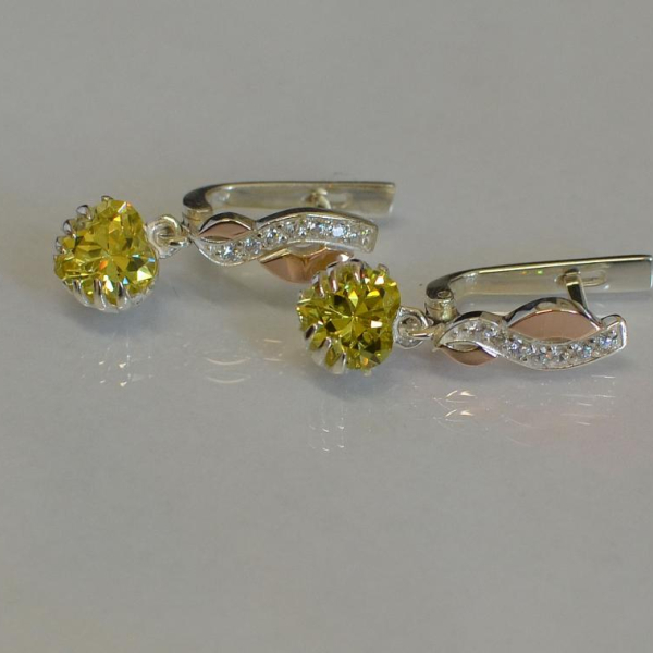 Сережки Сердце в руках