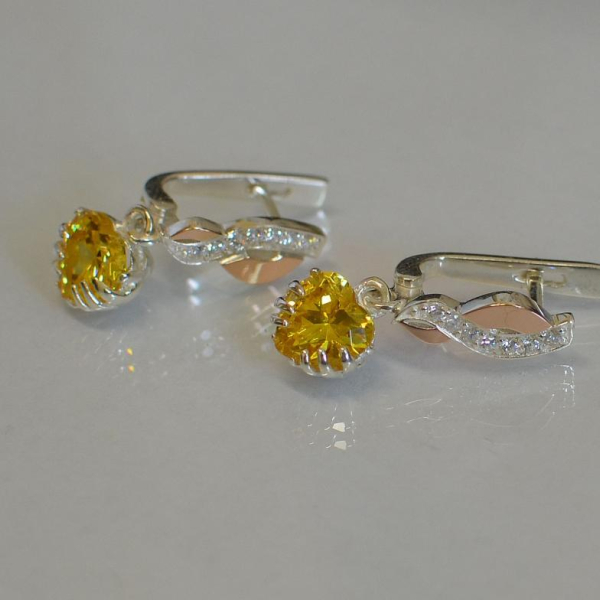 Сережки Сердце в руках