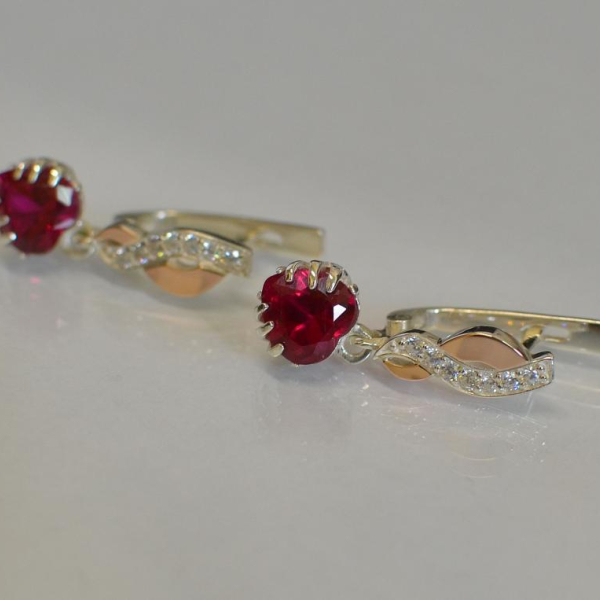 Сережки Сердце в руках