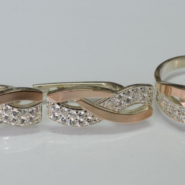 Серебряный набор серьги и кольцо с фианитами