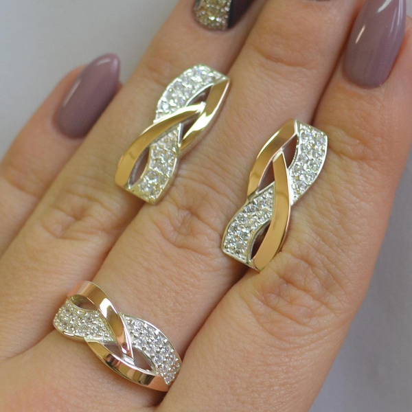 Серебряный набор серьги и кольцо с фианитами